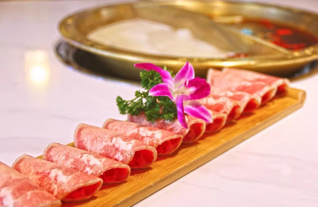 有多少人路过希望广场「纪梵轩」，和我一样好奇这是一家怎样的新店？