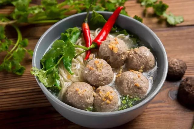 超级正宗的手打潮汕牛肉丸,正宗潮汕牛肉丸纯手工会爆汁