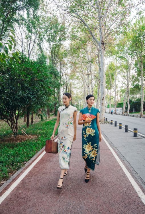 到这十条林荫道上走一走，每条都能邂逅俊男美女