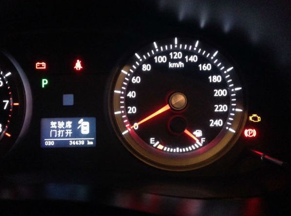 摩托车油表针不会动了怎么回事,加了30元油油表没变化