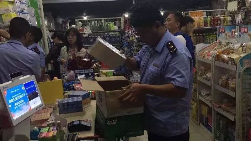 便利店里安全套有人敢买吗,超市卖安全套得办证吗
