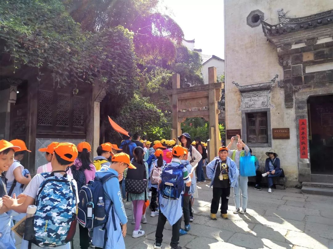 婺源篁岭晒秋什么最好看,婺源秋色正浓石城枫叶渐显红