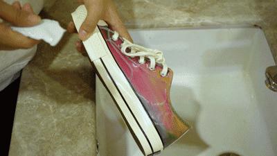 中国造了双百元鞋竟有3,600,000色？！穿上1秒就炸街、不怕脏