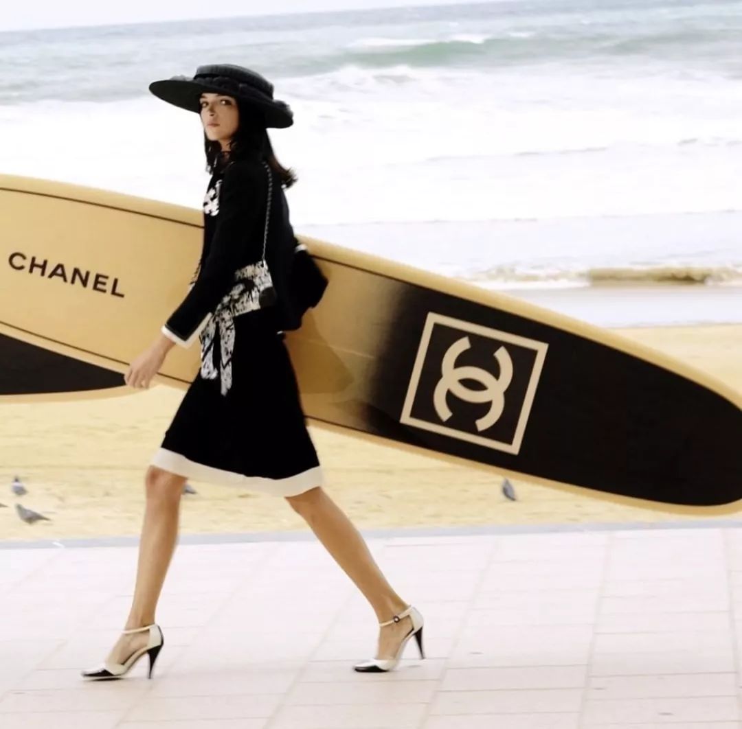 fashion风格穿搭,今年最时髦的4件小香风穿搭