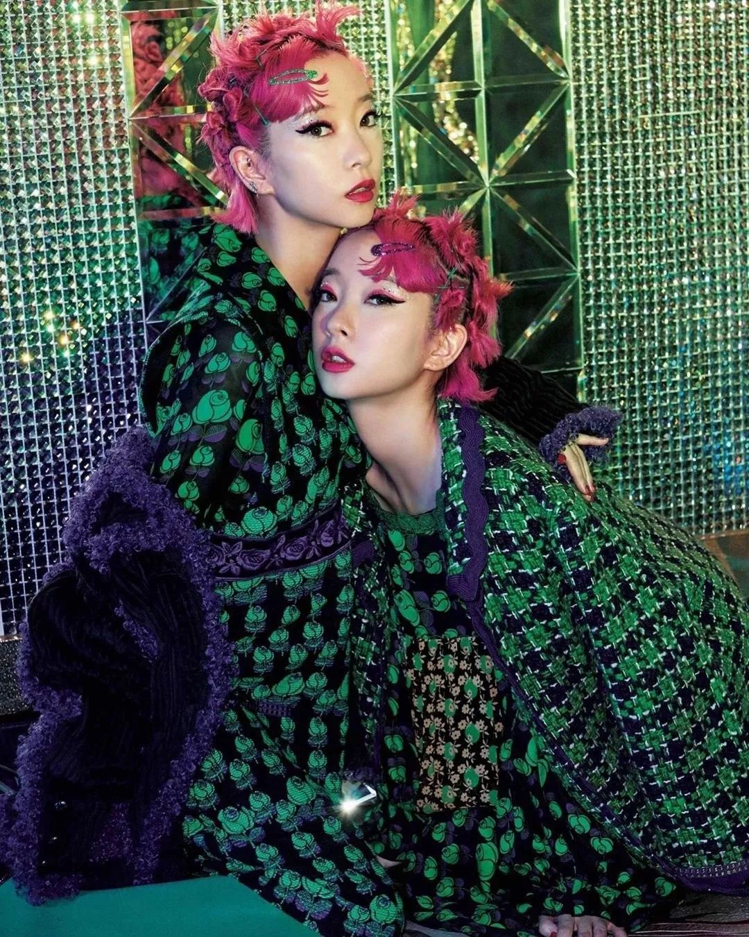 小香风如何穿更时髦,中长款黑色小香风怎么穿好看