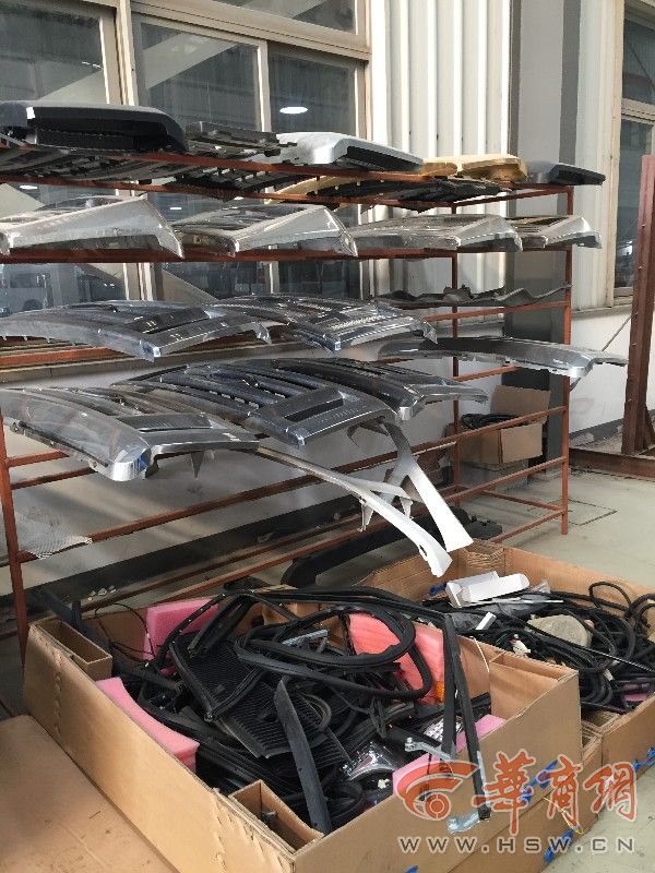 男子花了十几万买了一辆车,男子花了14万买奔驰