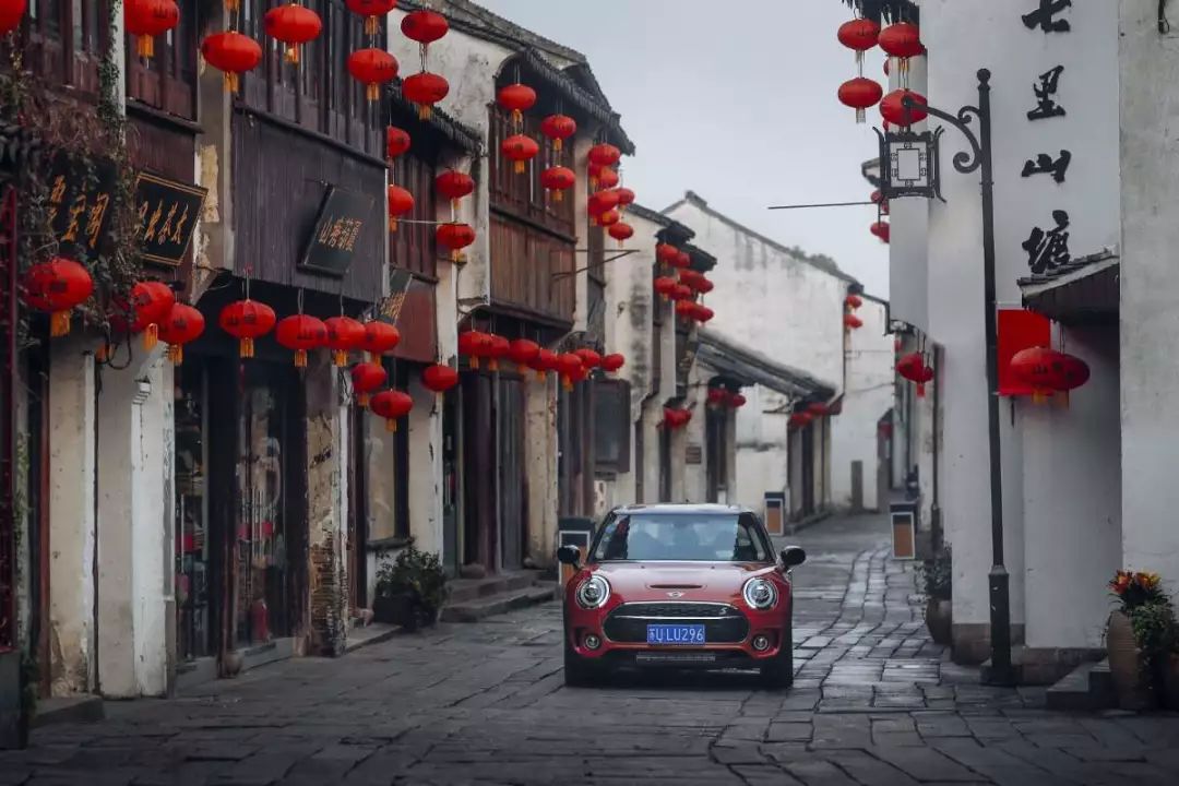 创新复古变装独一无二,时尚单品mini