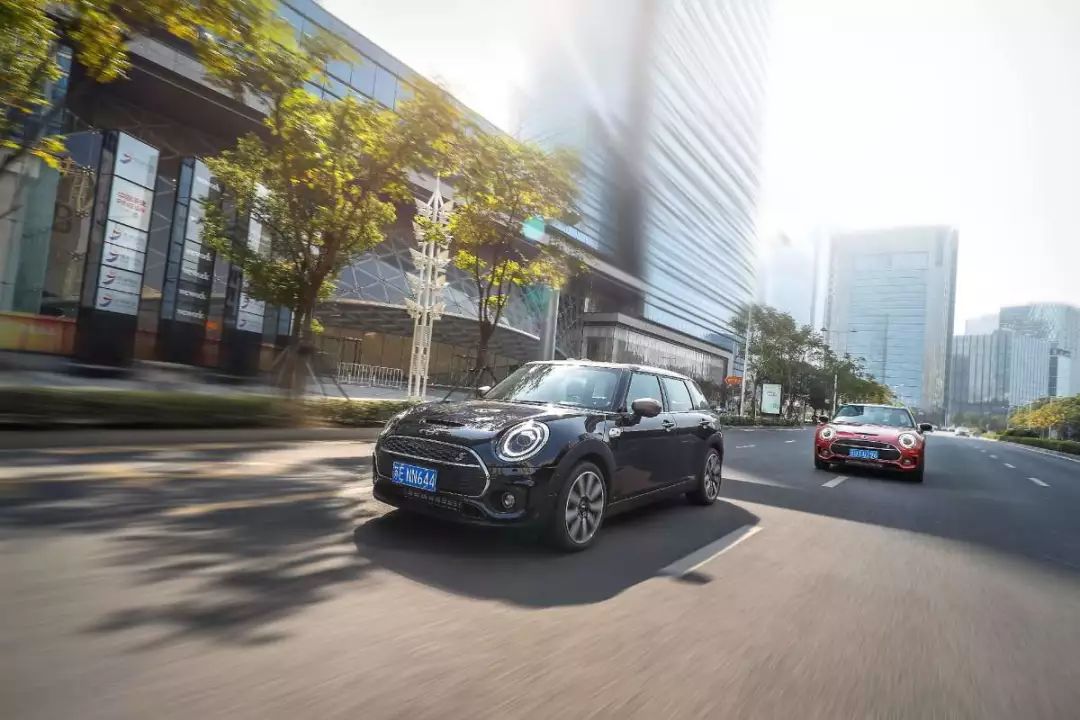 创新复古变装独一无二,时尚单品mini