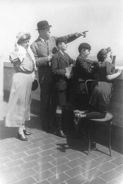 福尔摩斯与胡迪尼,福尔摩斯胡迪尼