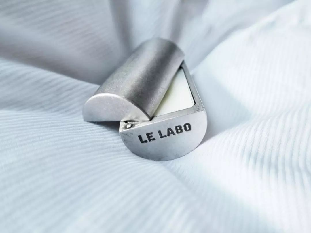 再火的衣服没有这个细节，也很难精致起来