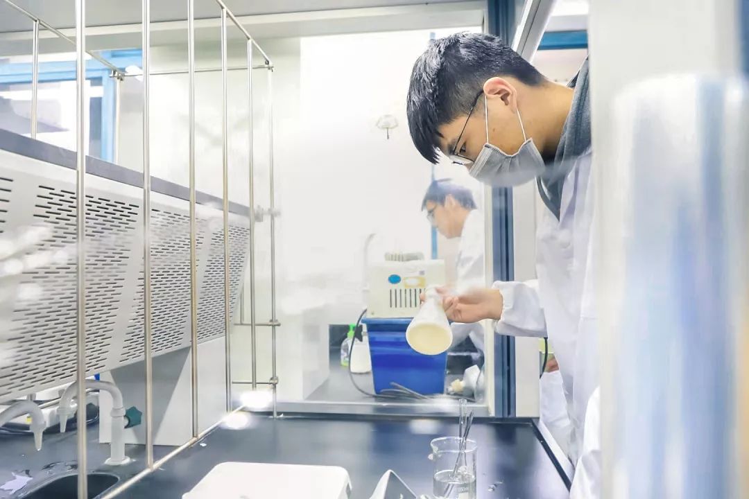 你好，我们是工！科！生