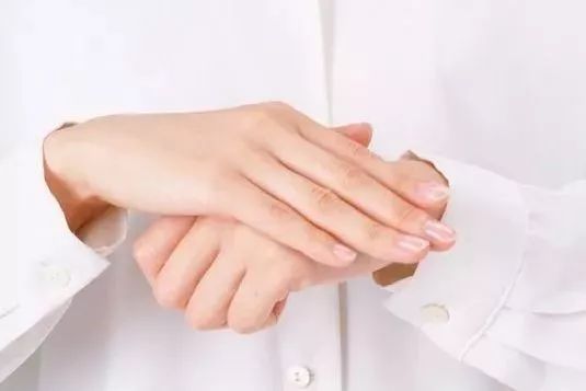 不要让你暴露你的年龄,别让皮肤暴露了你的年龄