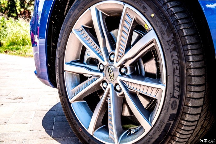 吉利博瑞ge新能源二手,吉利博瑞ge这个车到底怎么样