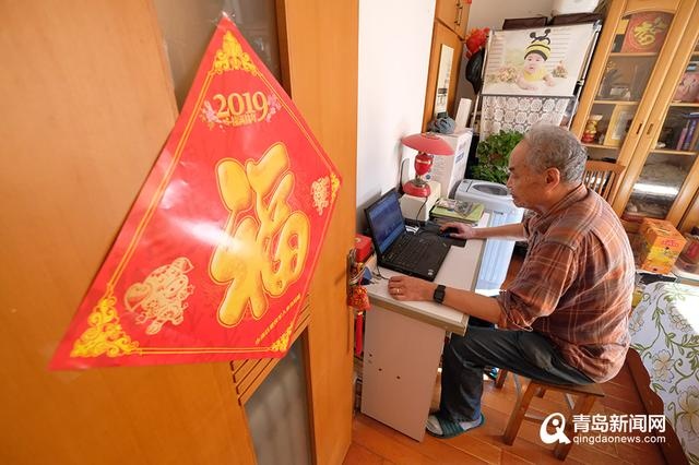 爱的发明家！青岛一老人为妻子研发“爬楼轮椅”，如今又为邻居免费制作