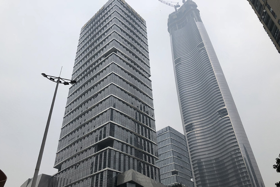 武汉绿地中心还有续建的可能吗,武汉绿地旁边高楼