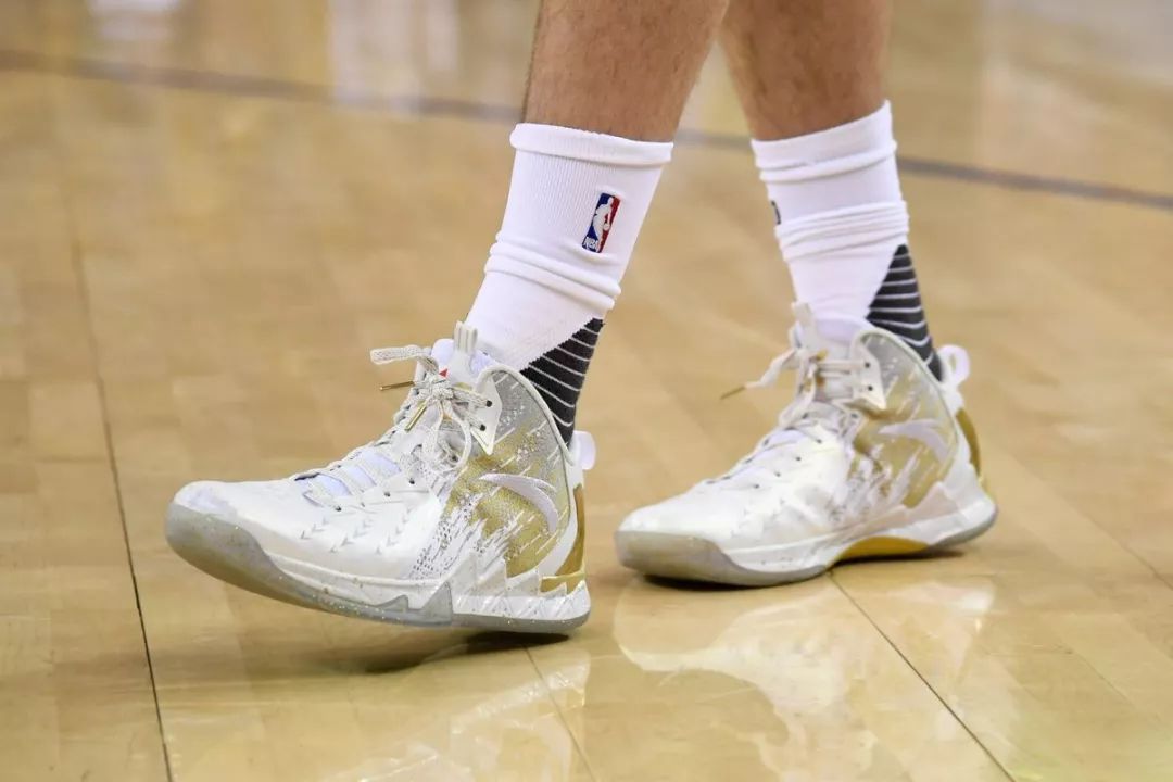 看鞋识男,看一个男人穿什么鞋