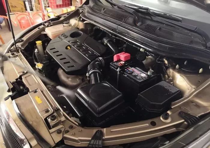 所有车主，低配不够好吗？奶爸车主sayno：就是看中了骏派D60的外观靓，好开省油，四年零事故，技术好车子稳