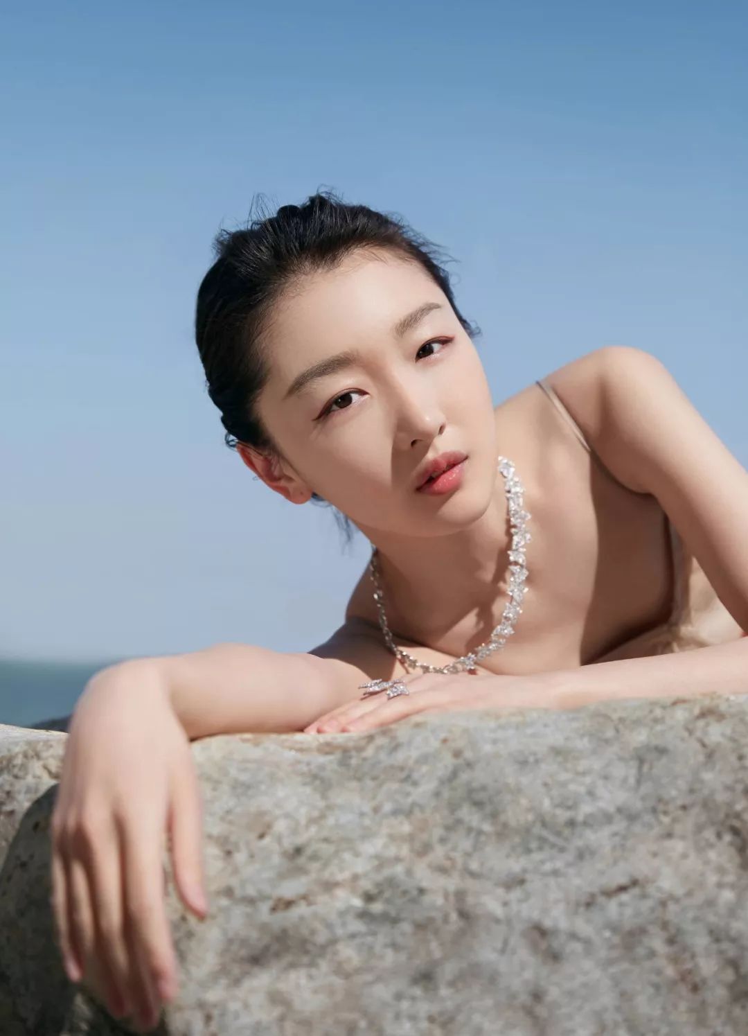 周冬雨觉得自己好看吗,周冬雨说她自己高级脸视频