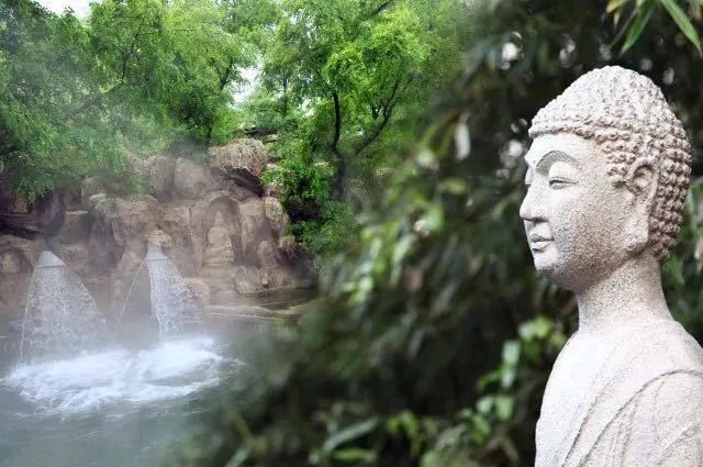 哪里泡天然温泉,泡个不一样的天然温泉