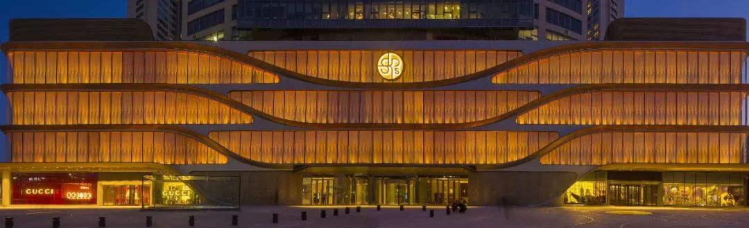 穿越虫洞到宇宙需要多少时间,虫洞穿越宇宙