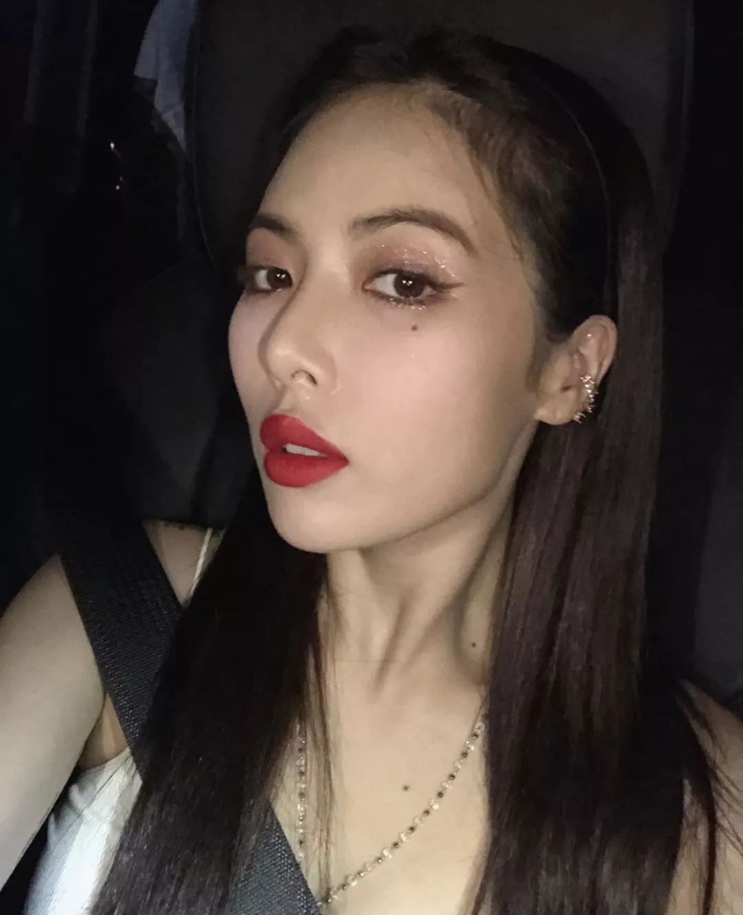 宋妍霏、泫雅破次元壁同框！原来plmm都是这样涂唇膏的