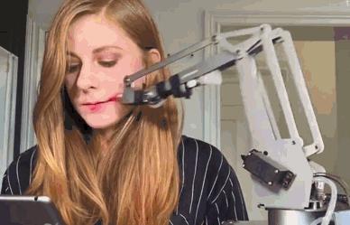 宋妍霏、泫雅破次元壁同框！原来plmm都是这样涂唇膏的