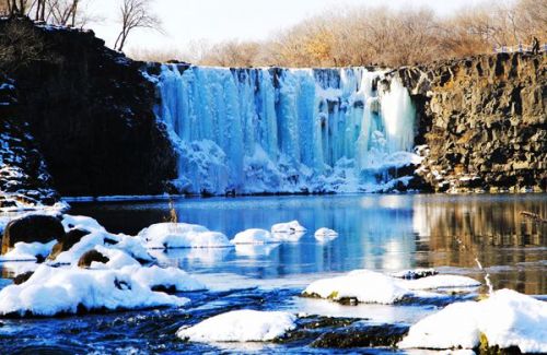 镜泊湖冬日瀑布,冬天镜泊湖吊水楼瀑布