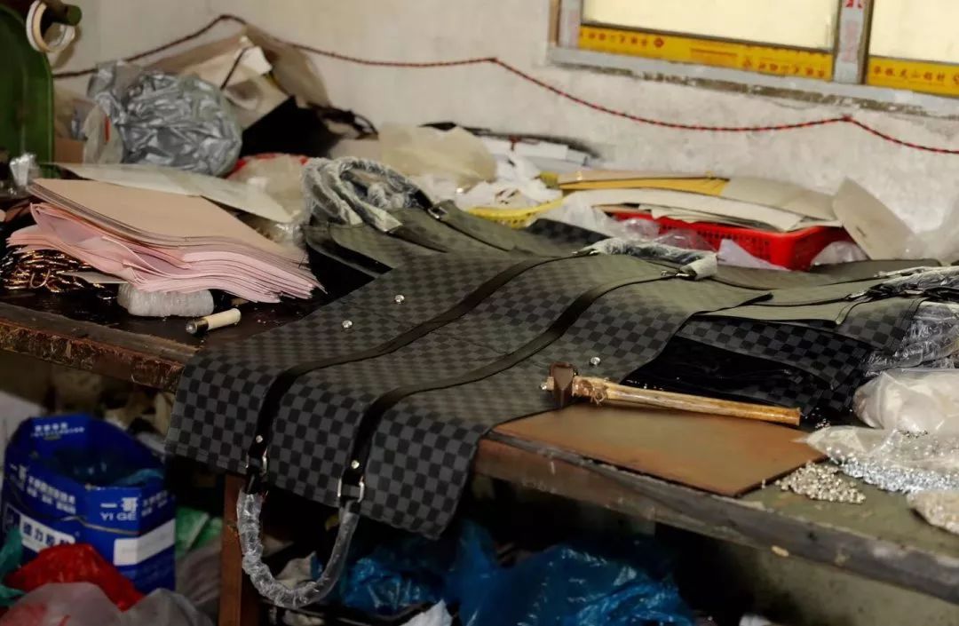 burberry正品围巾多少钱,burberry围巾淘宝1千多是真的吗