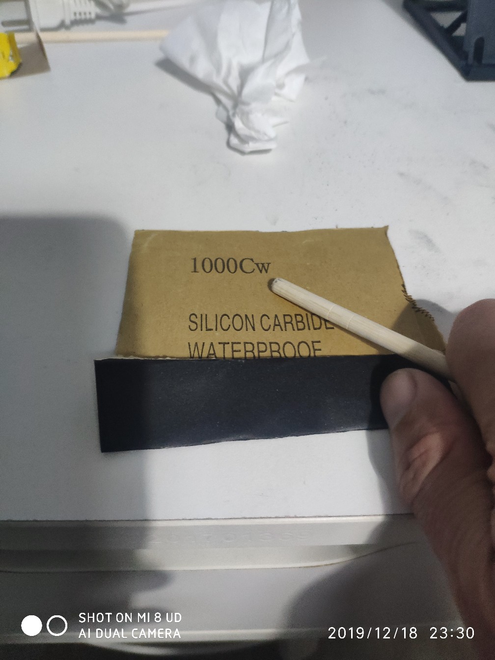 鱼竿被502胶水粘住拉不出来怎么办,鱼竿破裂最好的修复方法