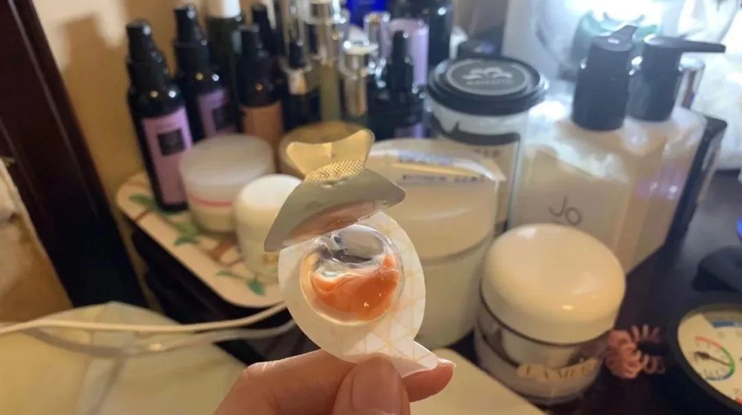 旧情再提，冷眼相对，娱乐圈小甜甜又双叒被曝婚变？