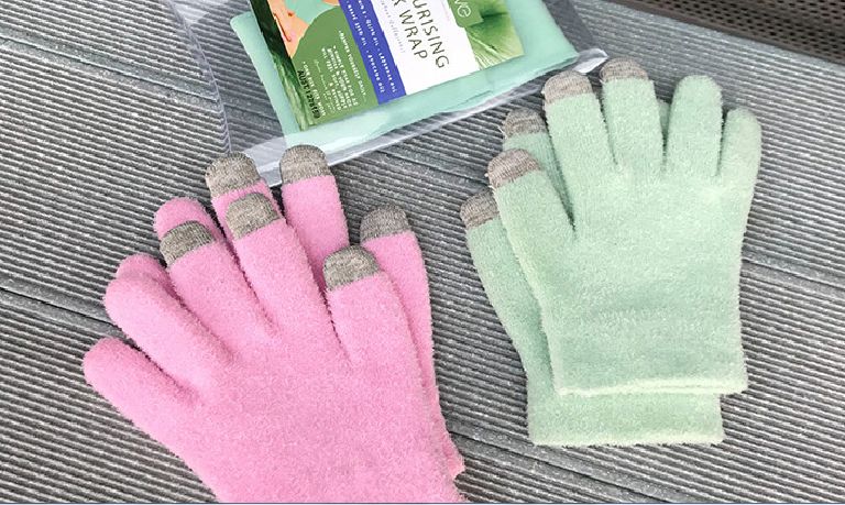 呵护手足|戴手套=精油SPA？还不耽误玩手机？30分钟急救手膜足膜，死皮老茧全消失，让你从头嫩到脚