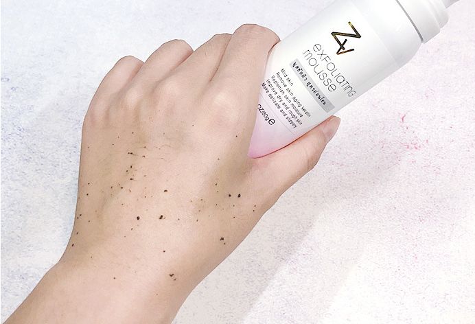 脸上搓出3斤泥！难怪又黄又暗又黑头！10秒给脸蛋“剥壳”，厉害