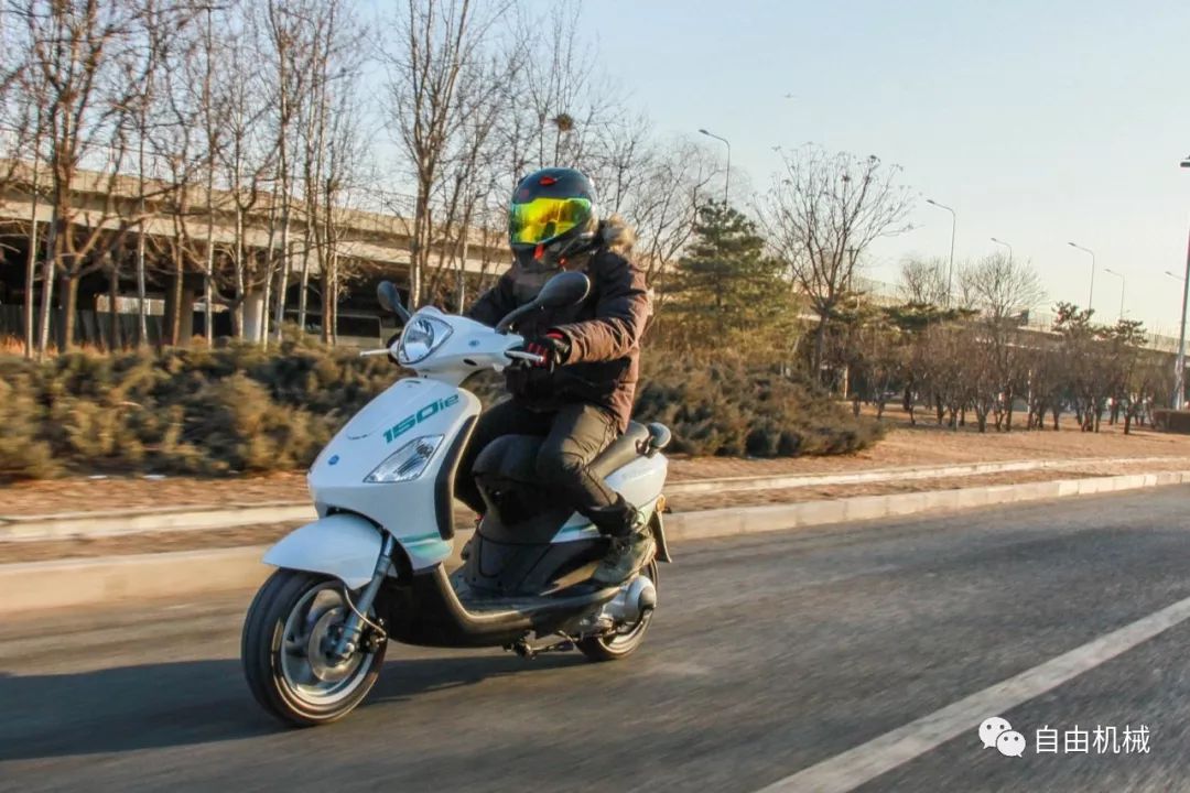 新比亚乔fly150越南产,老款比亚乔fly150