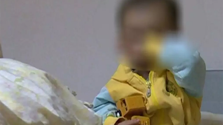 8岁男童胀气又吐又拉水肚子痛,8岁男童突然肚子疼还吐了