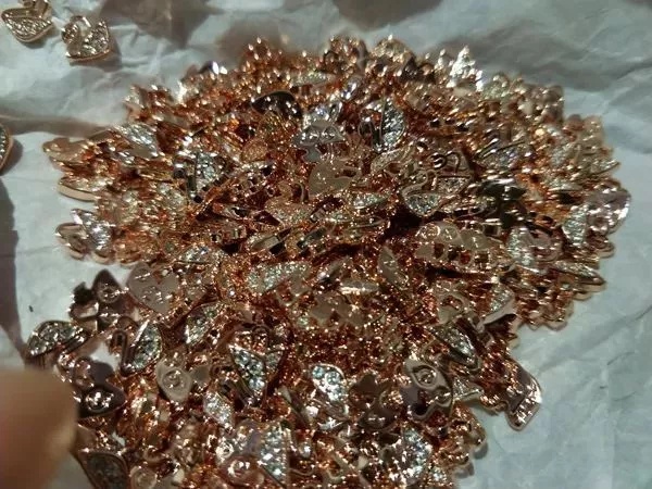 施华洛世奇假货案件,卖假货施华洛世奇违法吗