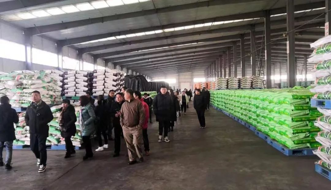 云南开远市农资公司组团到华鑫取经做客