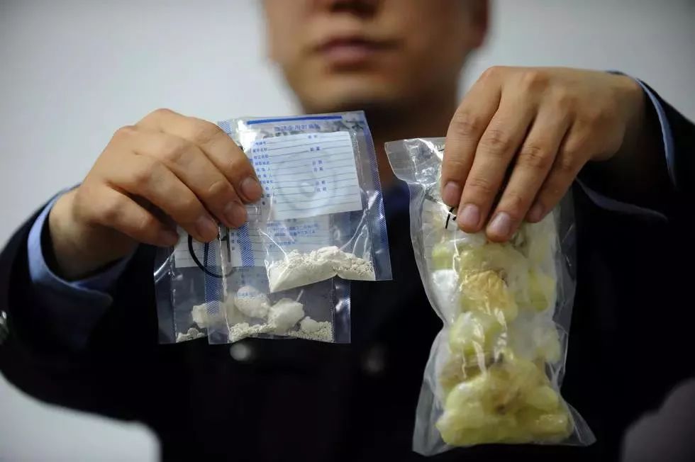 火狐狸外衣新款,火狐狸衣服的危害