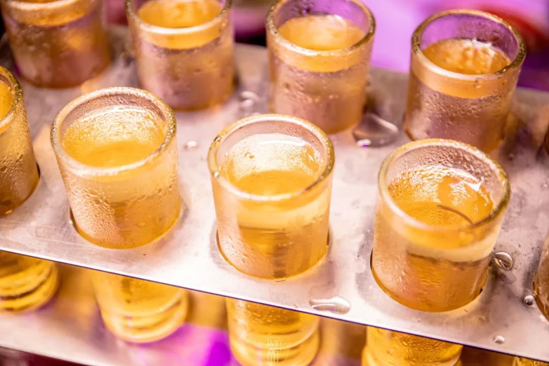 盛天地这间成都来的“网红酒馆”，谢霆锋都打卡了，你还没去过？