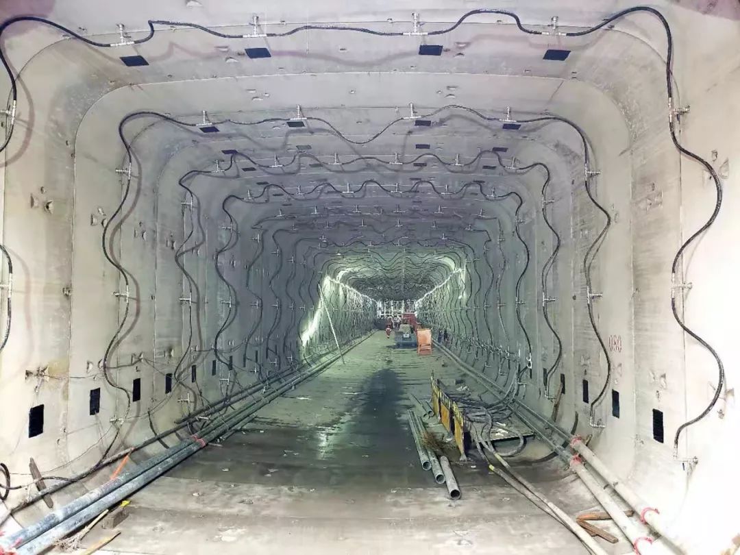 春运温暖回家路感动旅途人,春运路上温暖回家路