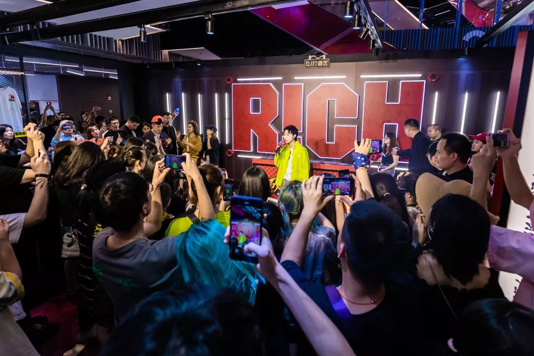 “出圈”的消费潮流，正在唤醒新一代的商业空间|YiMagazineX世茂