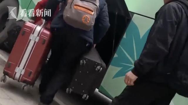 正规售票点违规赚“春运财”：高价代抢还*绑捆**销售