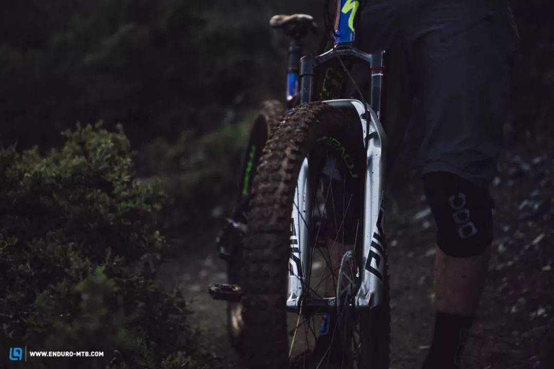 山地车升级前叉,入门级山地车如何升级前叉