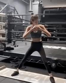 时髦办|18岁的Kaia怀孕了???其实LV太子妃也是19岁当妈妈的