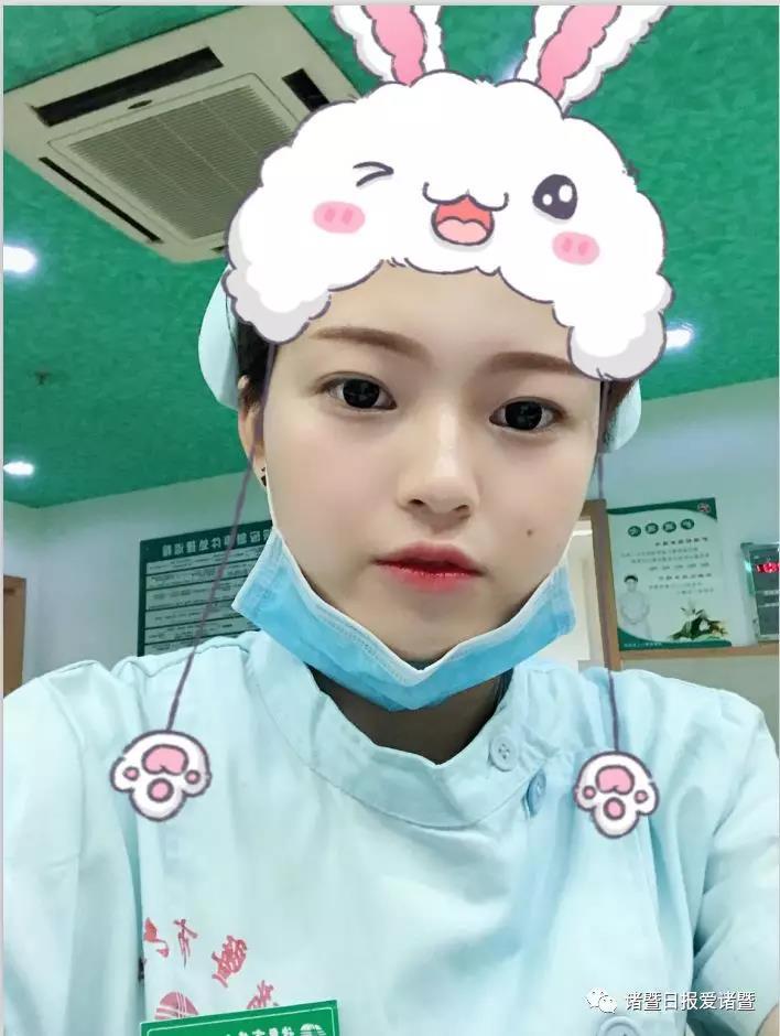 23岁女孩去武汉当志愿者,曾经的护士在小区做志愿者