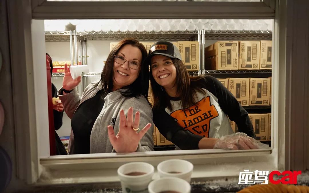 3辆车、7位老友、240个小时、2100公里……跨越北美五大湖区