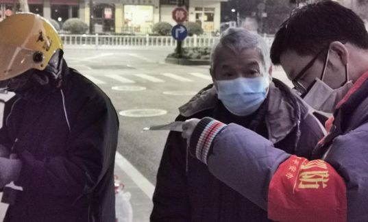 明起快递复工！杭州各小区取快递出奇招！跑单王13天184单
