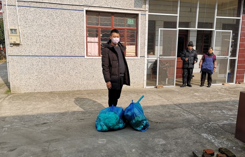 崇明这个合作社老板当起了配送员，为隔离人员免费送蔬菜