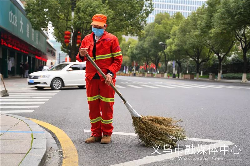 战疫平凡的岗位是不平凡的坚守,战疫后方平凡岗位上的坚守和奉献