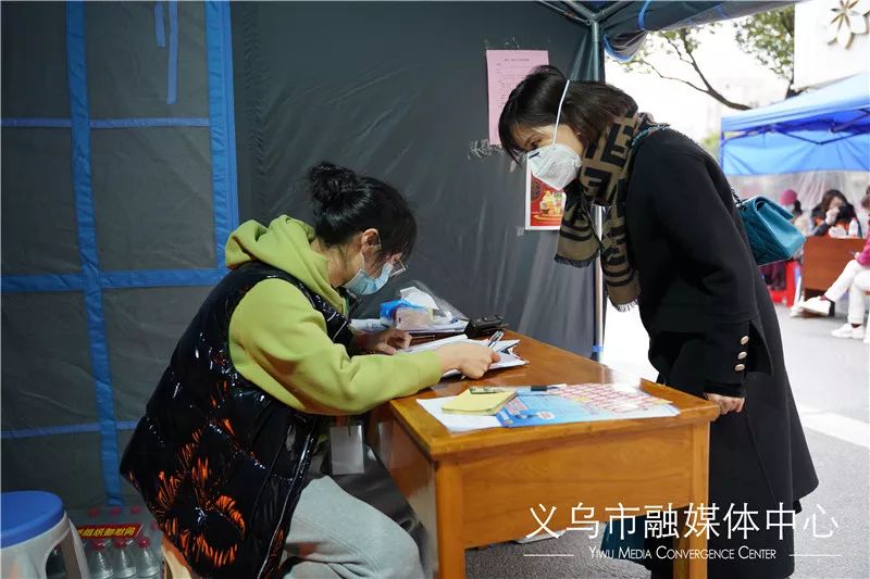 战疫平凡的岗位是不平凡的坚守,战疫后方平凡岗位上的坚守和奉献