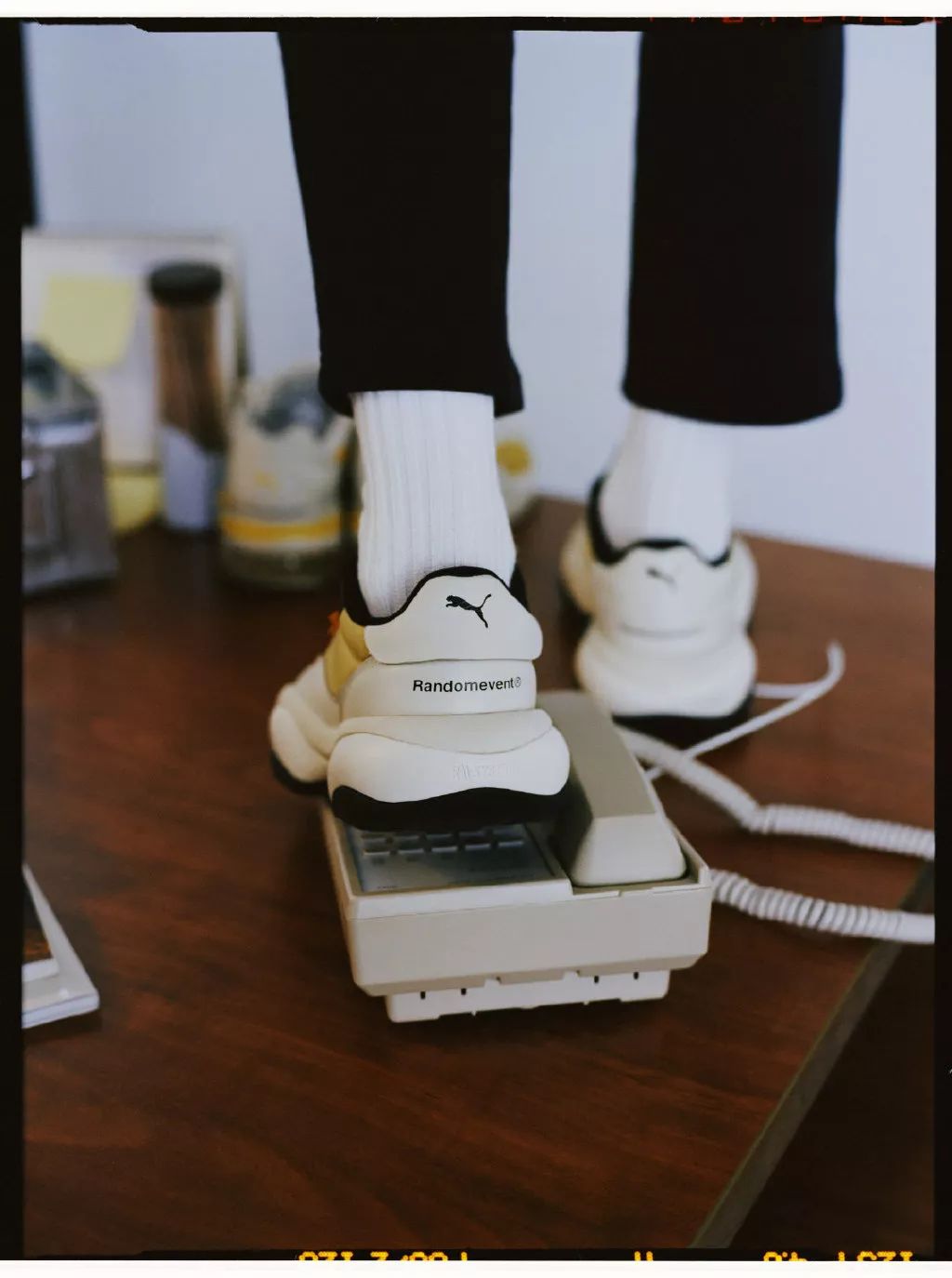 潮流范丨隔空约会时讨论一下你们穿哪双鞋碰面？我是肖战同款